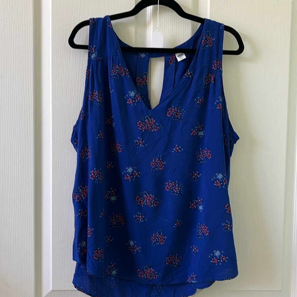 Flowy blue & floral tank top